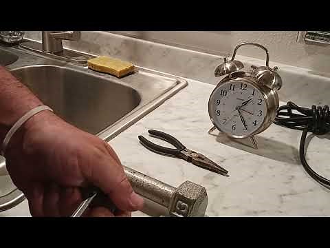 Let's talk about how I pinch my sleeves Nitro engine repair low compression piston sleeve resizing