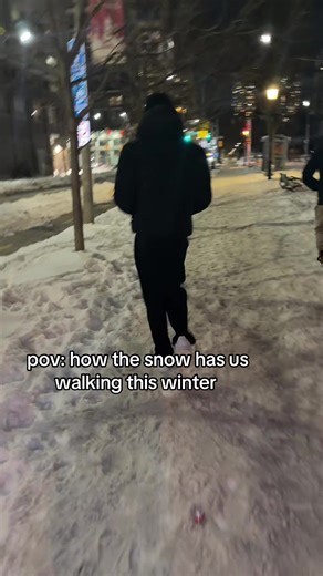 How the snow has us walking 😭😭😭😭#fypシ #xyzcbazaa #100kviews #fypシviral #100k