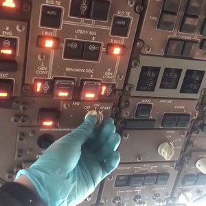 Starting the APU from batteries on the 757! The APU on some aircraft has its own battery which is only ever used to start the unit. The 757 is one of these aircraft. The battery is located in the rear cargo bay. . . RePosted• @the_jet_mechanic . . #AviationPhotografy #aviationislife #aviationpost #aviationshop #aviationstudent #aviationmanagement #aviationsydney #aviation1903 #aviation35 #aviation4you #aviationartist #aviationaustralia #aviationworldlover #aviationstore #AviationEnthusiasts #avi