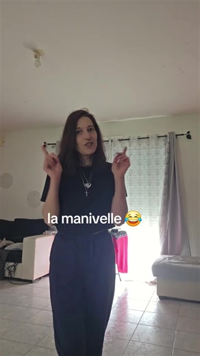 j'ai plus de souffle😂😂😂 #manivelle #ancienne #chanson #danse #pourtoi