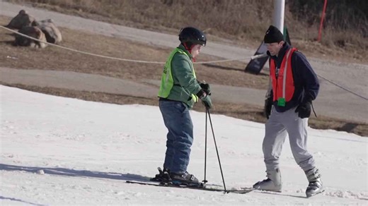 Omaha nonprofit helps visually impaired neighbors experience skiing and snowboarding