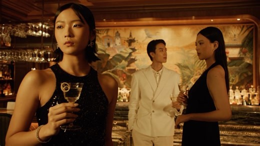 Enter a world of unparalleled glamour at the St. Regis Bar Macao (@stregismacao), where sumptuous American speakeasy decor, a sophisticated salon ambience and a killer menu of classic and inventive cocktails set the vibe for an evening of stylish decadence. Tap to catch a glimpse inside the St. Regis Bar Macao. | Prestige Hong Kong