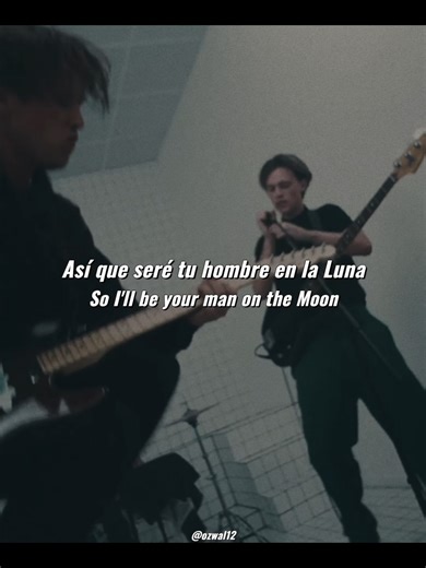 Moon Man: Letra con Subtítulos en Español