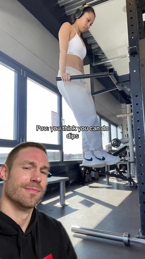 Shoulder pain and weakness cauing problems with dips! #stitch @May-An | dips