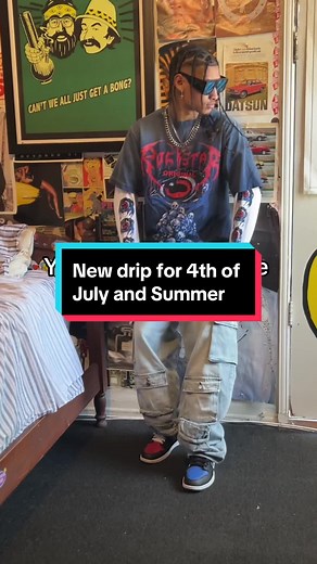 The streetwear styles and outfits you need to have rizz and stay fly 💯 up to 90% off all the stacked jeans, tracksuits, and oversized graphic tees 🔥