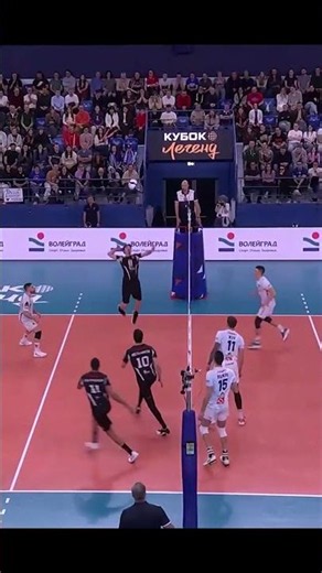 When pros play volleyball… 💀🔥 #League of Legends #volleyru
