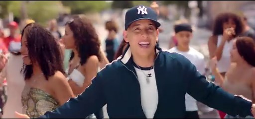 Daddy Yankee - Sonríele (Video Oficial)