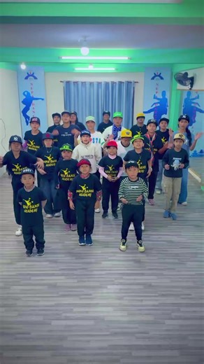 Timlai kindiula Frenz❣️ DC: @Saroj Moktan #followers😘thanku🙏🙏❤️❤️❤️ #nepadanceacademy #fypシ #dancestudio