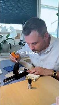 Testing an emerald from the retired jeweler’s treasure box / Gemology