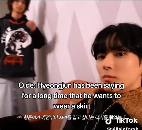 Bibi Han's Denim Skirt Fashion Inspo | Xdinary Heroes