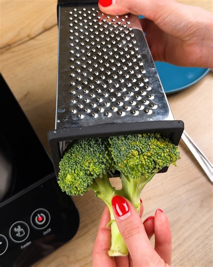 How to steam broccoli with a grater and zero stress 😌🥦