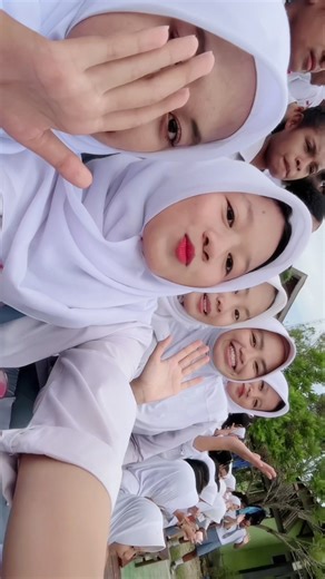 Prat Duwa: A Glimpse into So High School Memories