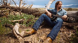 Hayes Carll Revisits 'Bad Liver and a Broken Heart' for New Acoustic Album