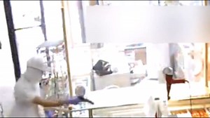 Police provide new details on Chinatown jewelry store robbery