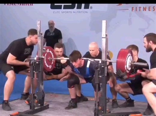 83公斤级法国大力士马西亚斯·杜克里特深蹲285公斤