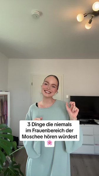 Hey ihr lieben ich bin euch ehrlich keinen dieser Sätze hab ich jemals in der Moschee gesagt oder gehört und das finde ich so schon ich liebe es wen viele Schwestern dort sind, wenn Kinder dort spielen oder das Gebet lernen und das wir alle zusammen beten 🥺🌸#muslim #beten#moschee#konvertiert #islam #viral #fyfyfyfy #muslimgirl #fürdich #liebe #abaya