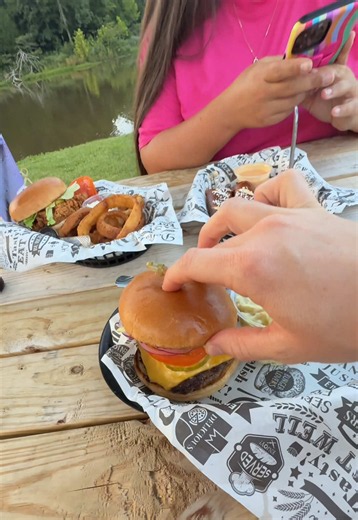Boondocks Bar and Grill Shepherdsville Review — Outdoor Dining by the Water