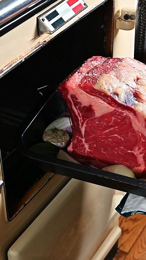 Succulent, tender, and rich with flavour - our traditionally prepared, grass-fed Rib of Beef is the perfect centrepiece for your Christmas table. Use Code: HELLO10 for 10% off your first order this Christmas. | DukesHill Ham