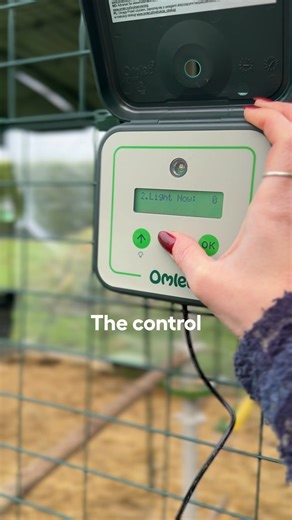 The new Smart Autodoor for your Eglu Go is here, and it's the upgrade you and your hens have been waiting for. 🐔 | Omlet USA