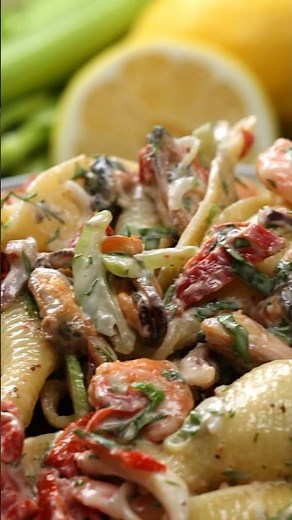 Nudelsalat mit Meeresfrüchten 🍤🥗 #EinfachTasty #fruttidimare #meeresfrüchte #nudelsalat