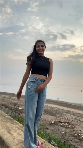 ‎꧁•⊹٭𝙿𝚛𝚎𝚛𝚗𝚊 𝚛𝚘𝚢٭⊹•꧂‎ on Instagram: "EverEve ki period Penty ❤️…. @official_prerna_roy555 @evereve_periodprotection . . , #evereve #evereveperiodprotection #womenhygiene #womenhygieneproducts #hygieneproducts."