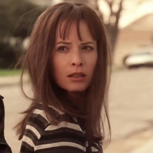 The beginning of Leo and Piper -charmed Season 3 episode 17