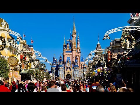 Christmas Day 2021 at Magic Kingdom in 4K | Walt Disney World 50th Anniversary Christmas Florida