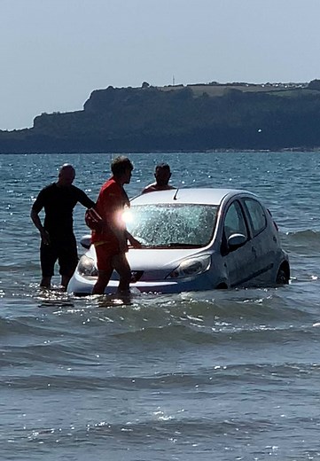 Parking Fails: Hilarious Car Blunders Captured