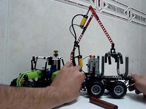 LEGO Technic 8049, Tractor with Log Loader