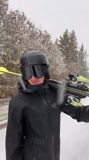 Ski vs Snowboard: Who Will Win the Race?