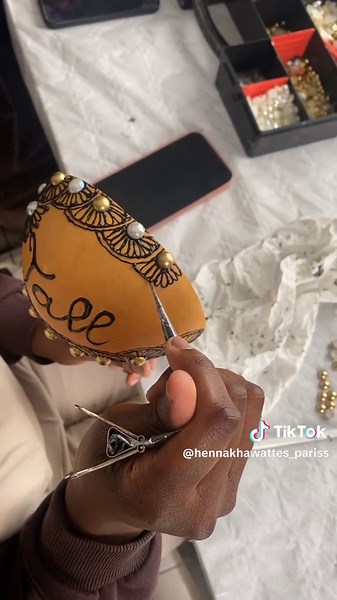 Hennakhawattes_pariss sur TikTok