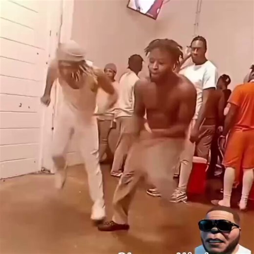 Old head jail inmate suspiciously watching his younger cellmate go crazy with dance moves 💀