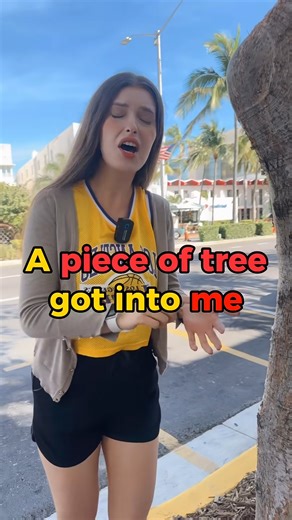 Hugging a tree 🌳 #english #englishteacher #englishtips #learnenglish | English by Giovana