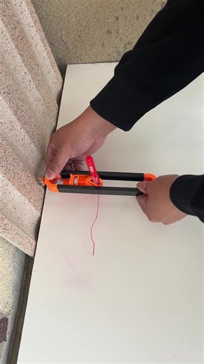 No matter the shape, it always gets the perfect spot! #herramientas#tools#marking#tile #tiktokshop