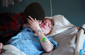 Pros and Cons of Using Pitocin to Induce Labor | LoveToKnow Health & Wellness