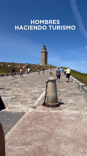 🩵 Que hai máis bonito que tomar unhas canas cos colegas facendo turismo?. ❤️ Que hay más bonito que tomar unas cañas con los colegas haciendo turismo? #coruña #torredehercules #riazor #galicia #turismo #cerveza #cañas #ourense #celanova #galego | Ondeomundo E Celanova