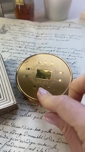 Vintage Compact. Richard Hudnut. Tulip Design With Original Puff, Box and Sample. - Etsy Canada