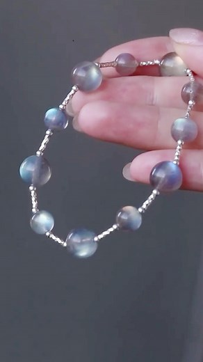 161K views · 2.7K reactions | Simple gradient moonshine bracelet,do you like it? # bracelet #diyjewelry #handmadejewelry #beadedjewelry #braceletmaking #beadedbracelets #diyjewelrymaking #fashion #Gifts #handcrafted #beading #fypage #crystaljewelry #braceletlover | Lara handcraft | Facebook