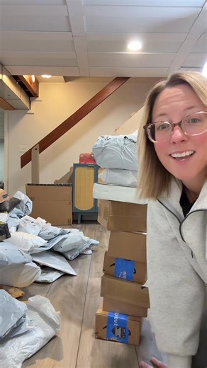 Jodi Lytle on Instagram: "A pile of boxes of unclaimed mail! #unboxing #unboxingvideo #unboxingvideo #UnboxingFun"