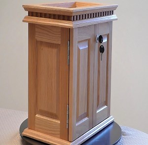 Small cabinet with dentil molding | Woodworking Tools