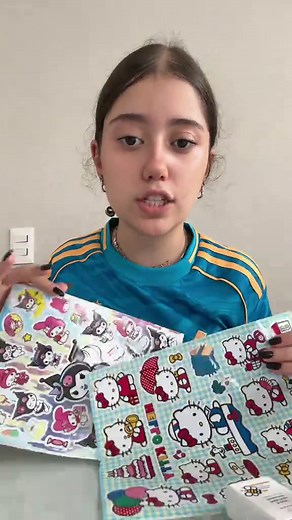 Decoração Fofa com Adesivos da Hello Kitty