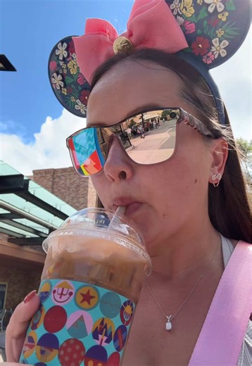 Pin Trading Experience at Disney Hollywood Studios