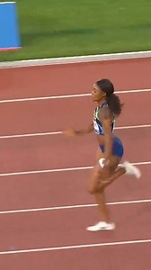 🇯🇲 Elaine Thompson Herah with her supersonic speed. No wonder she won gold in both 100m and 200m in Tokyo Olympics. Amazing firework sprinter #jnconnect #jamaica | JN Connect