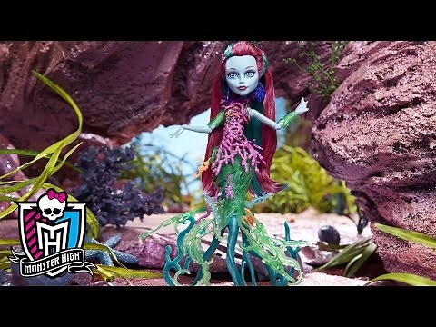 Get into the Swim with Monster High Stop Motion | Monster High