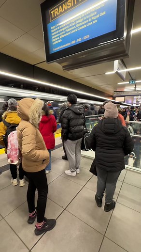 METROTOWN STATION CLOSED BECAUSE OF MEDICAL EMERGENCY #medical #metrotown #skytrain #foryou #explore