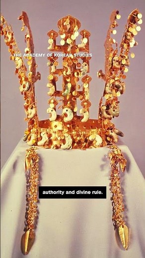 Trump gets gold crown from South Korea