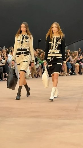 Vogue on Instagram: "And on the final day of #ParisFashionWeek @chanelofficial gave us a twinning runway duo, larger-than-life pearls and new takes on their signature tweed ensembles, of course. Tap the link in our bio to see every look."