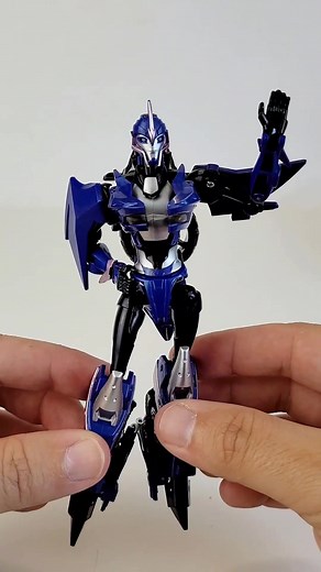 Thanks @show.zstore for this Amazing robot ! #robot #robots #3rdparty #3rdpart #transformer #transformers #optimusprime #bumblebee #megatron #cybertron #toys #toyreview #jouet #jouets #unboxing #deballage #deballagecadeaux #deballagecolis #colis #papablender #reviewjouet #custom #dinobot