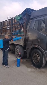 Randomly Wash Stranger Truck #mechanic #TrucksWash #mechanicsteve | Mechanic Steve