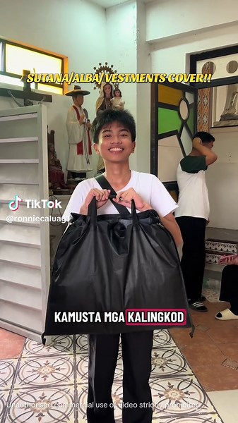 Paano Protektahan ang Mga Vestments ng Altar Server